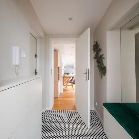 Metro Raclawicka Deluxe Apartment Warsaw