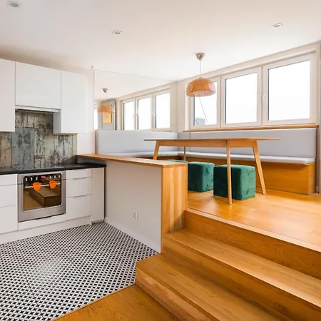 Metro Raclawicka Deluxe