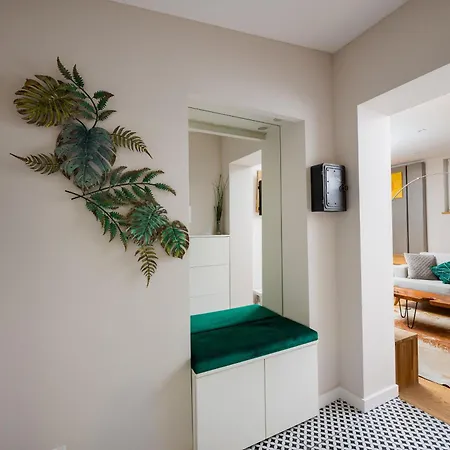 Διαμέρισμα Metro Raclawicka Deluxe *