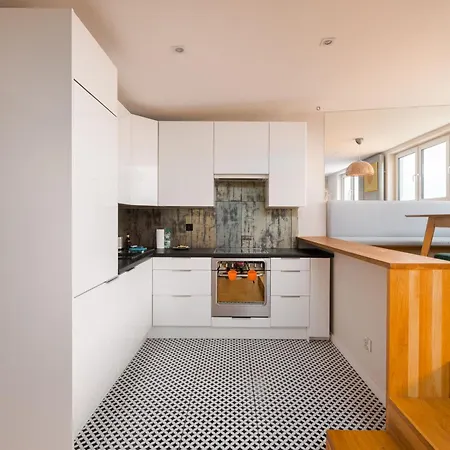 Metro Raclawicka Deluxe * Warszawa